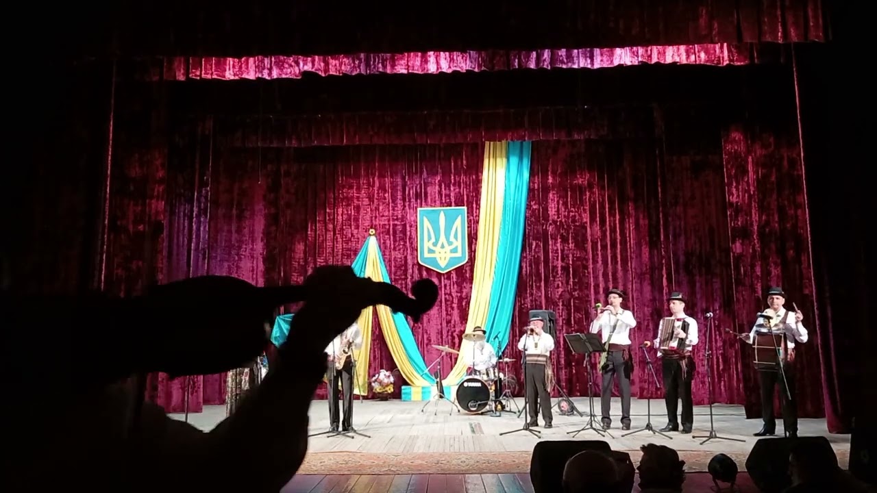 Гори мари - Троїсті музики 