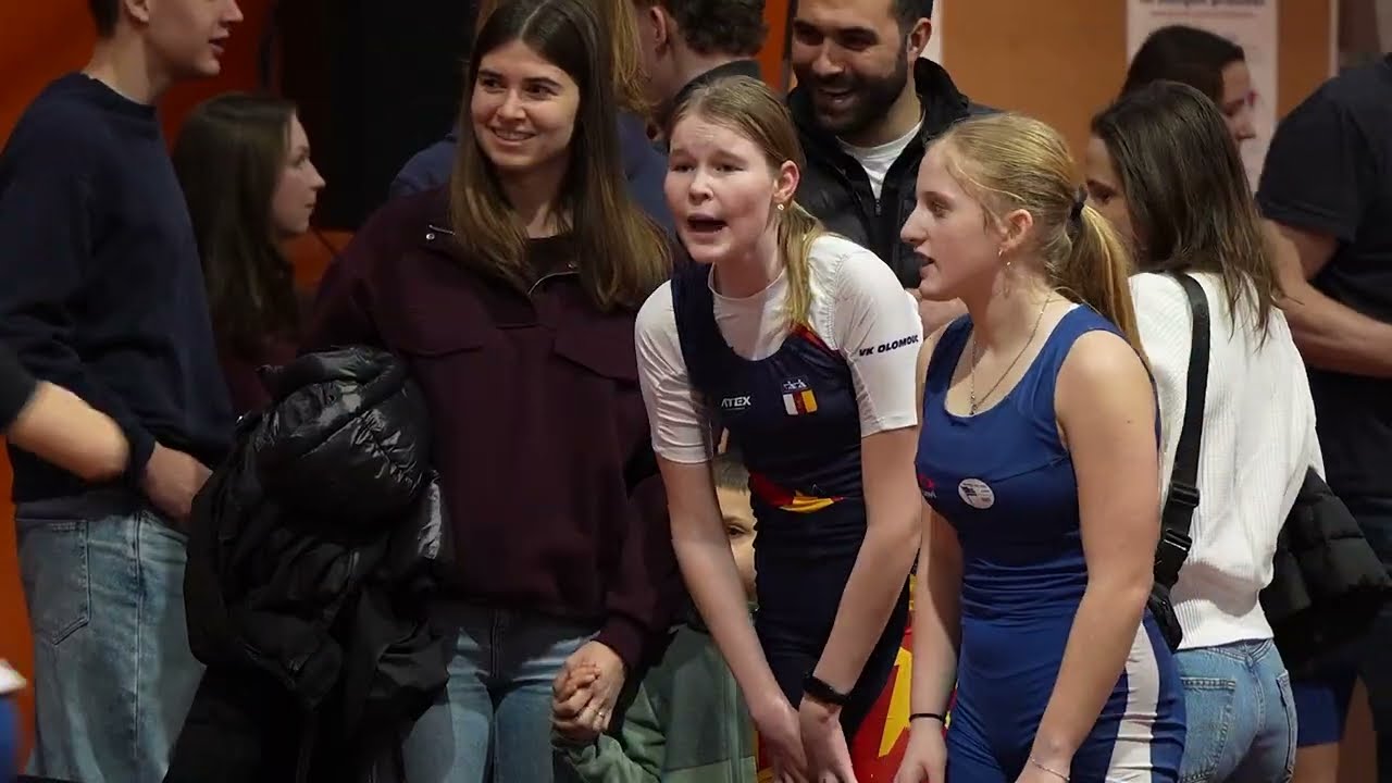 Tři stovky mladých veslařů soutěžily v HAMR Quad Challenge 2026