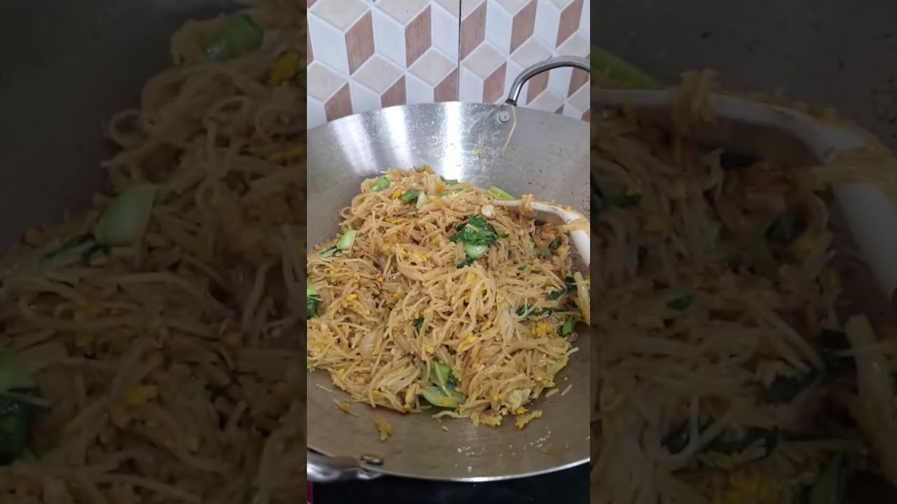 Mari Kita Lihat Nenek Masak Mihun Dan Ayam Goreng Untuk Cucu 🤭