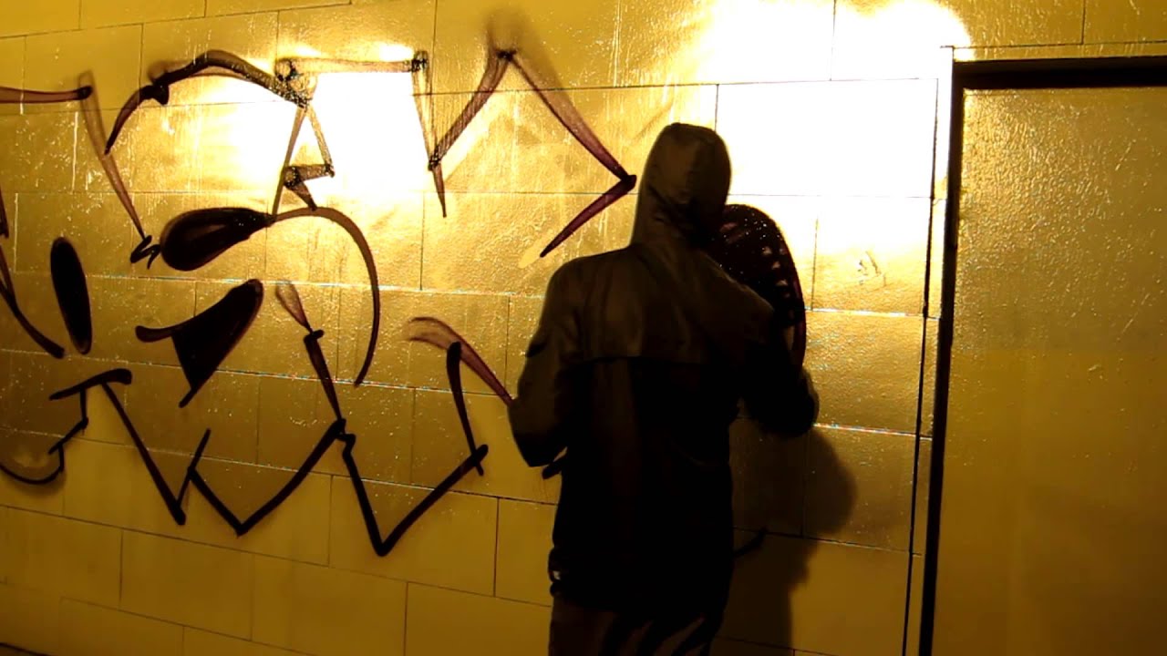 Rasko - Chrome painting Graffiti.