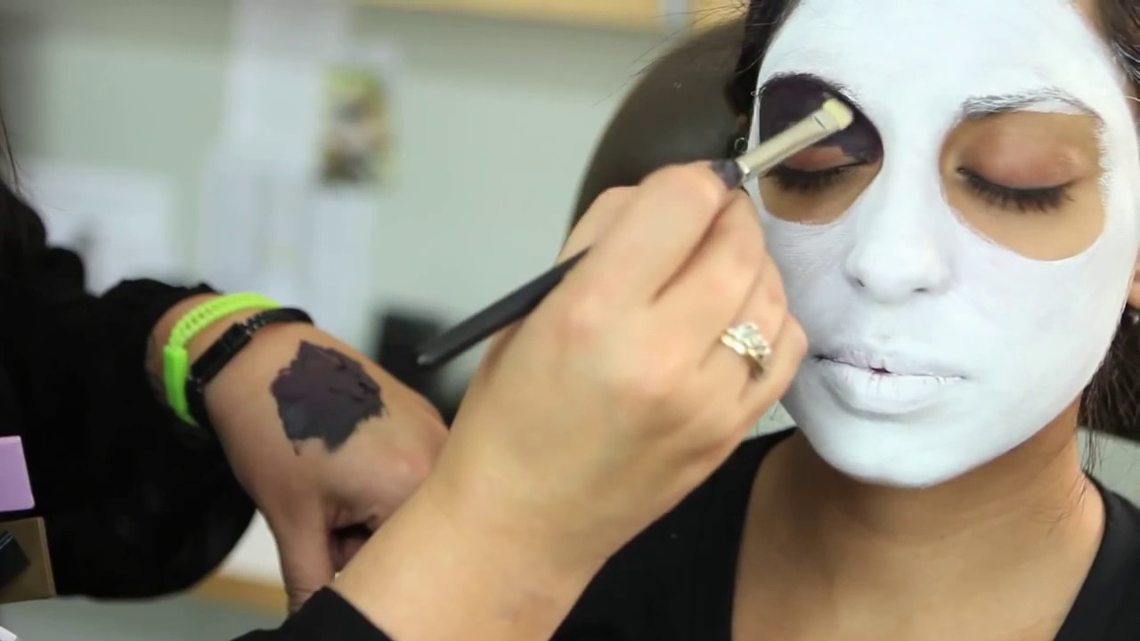 Mexican Sugar Skull Makeup Tutorial | MTV FORA