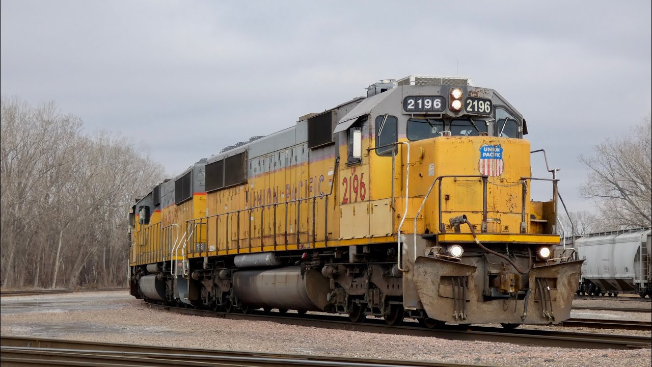 Sole Survivor- UP SD60 2196 & 2210