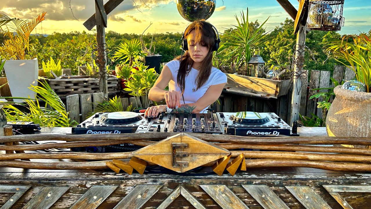 Lerika | Tech House Sunset Mix 2025 | @EPHIMERATulum