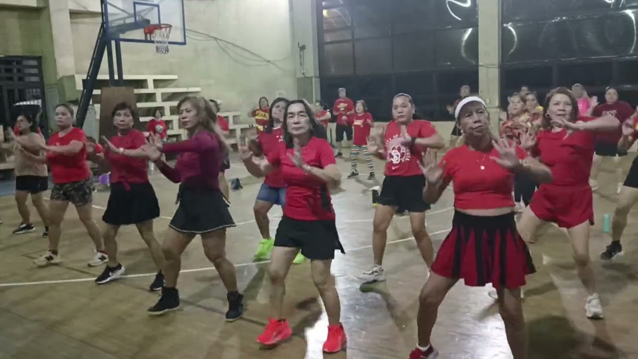 @knlphysicalfitness1425 Monday zumba with ZIN Romer. Music belongs to the rightful owner 