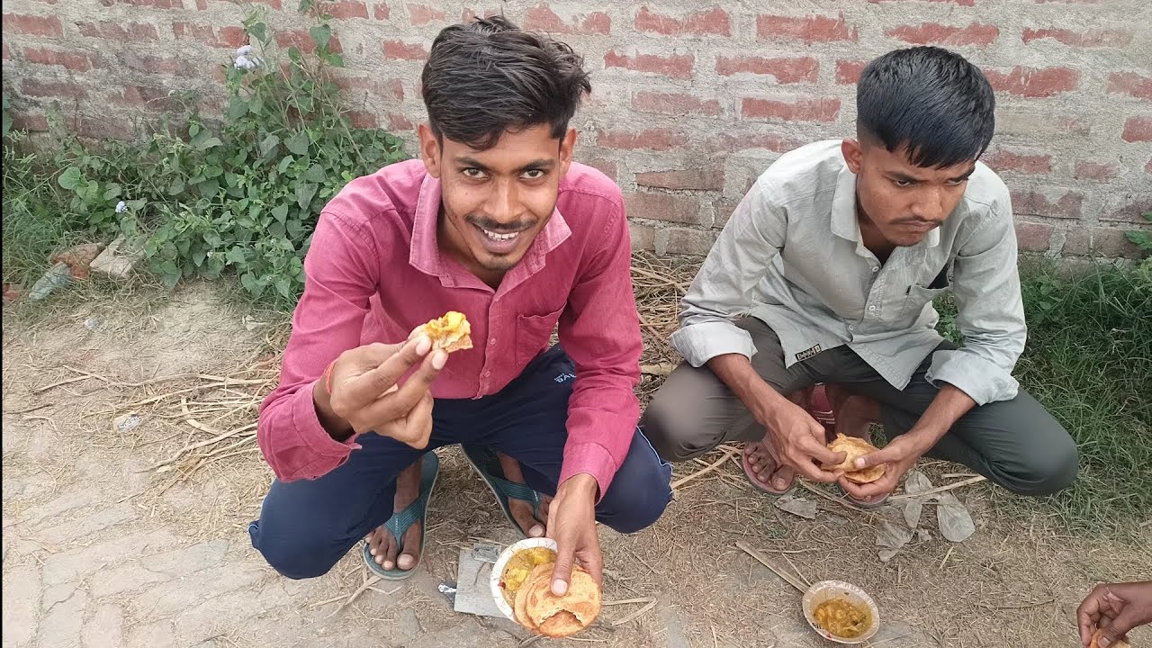 Apane गांव का भंडारा खाने में बहुत मजा आया #viral   please 🥺 subscribe my youtube channel ID 🆔