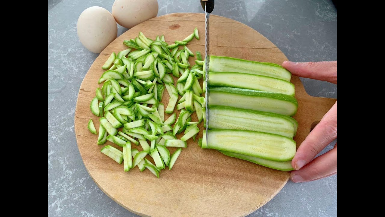 KABAĞI HİÇ BÖYLE GÖRMEDİNİZ:) 5 DK DA YAPTIM,KABAK SEVMEYENLER BİLE BAYILDI :) AŞIRI LEZZETLİ OLDU