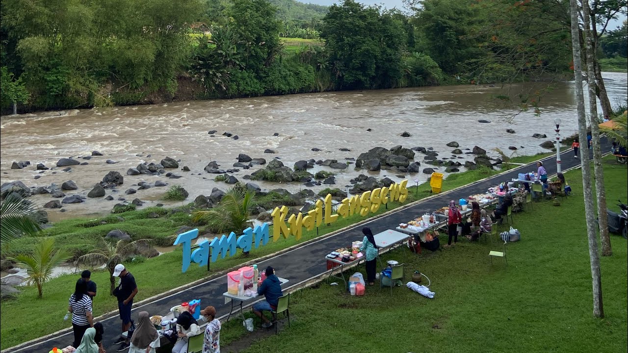 Jalan Pagi di Progo River Side area Taman Kyai Langgeng 