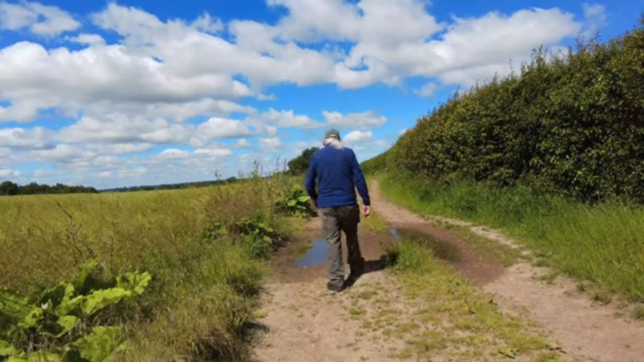 Discovering Abbots Langley: Road Trip To A Hidden Path For A Hertfordshire Hike!