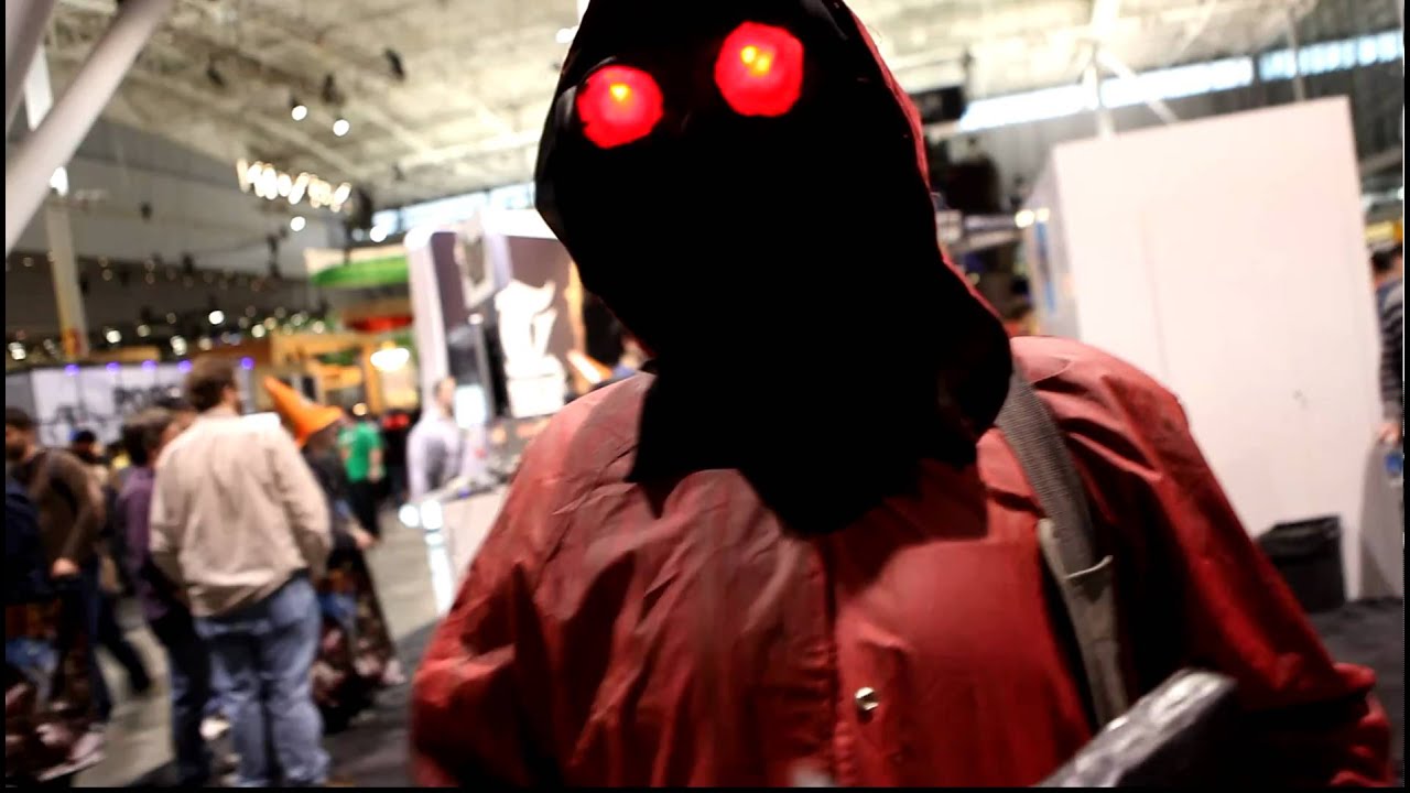 INCREDIBLE JAWA COSPLAYER