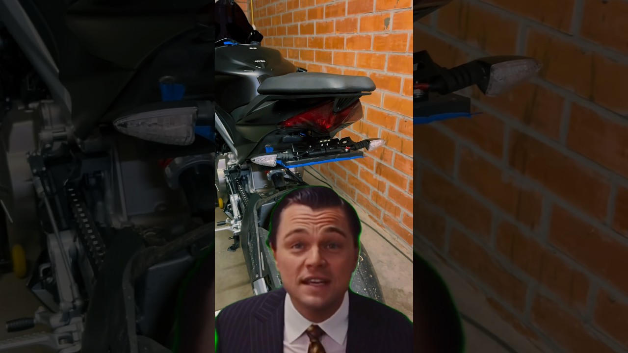 Should this be illegal?! 🤔 #apriliars660 #motorcycle #noticket #belgium #moto #bike #flip #plates