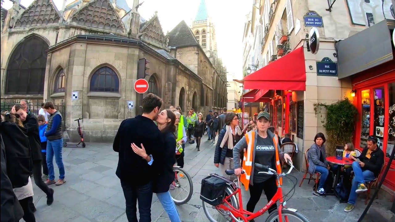 ⁴ᴷ 🇫🇷 Paris walk | Overcrowded Notre-Dame, Place Saint Michel and the young chilling on riverside