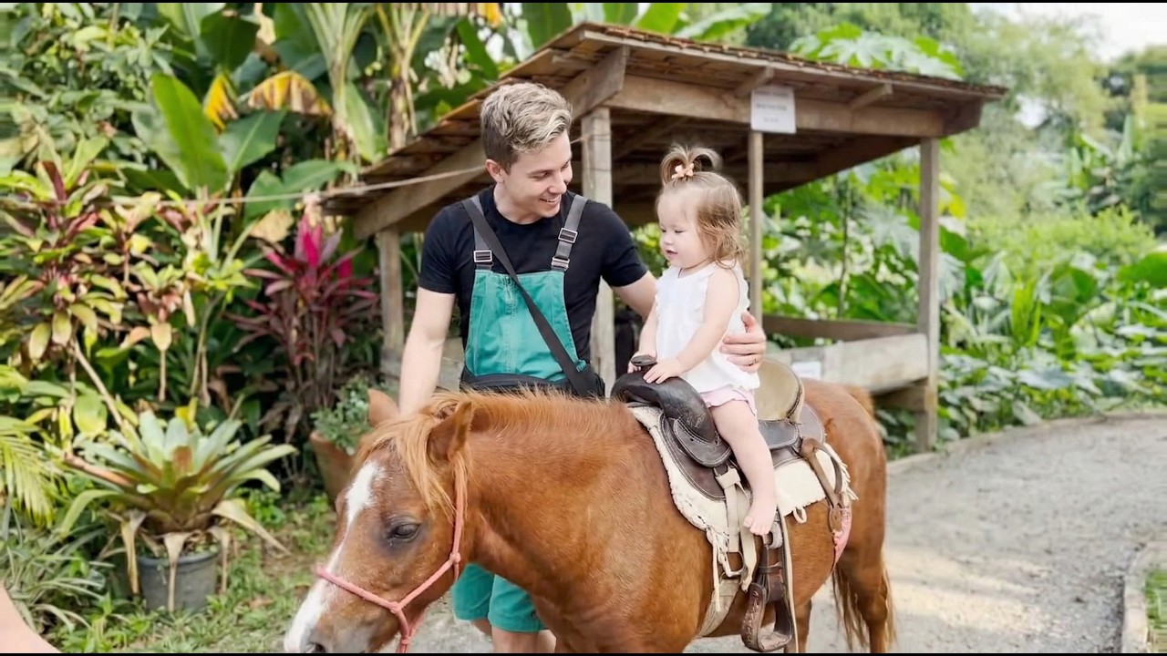 LEVEI A SARA NO ZOOLÓGICO PELA PRIMEIRA VEZ | Família Galactica