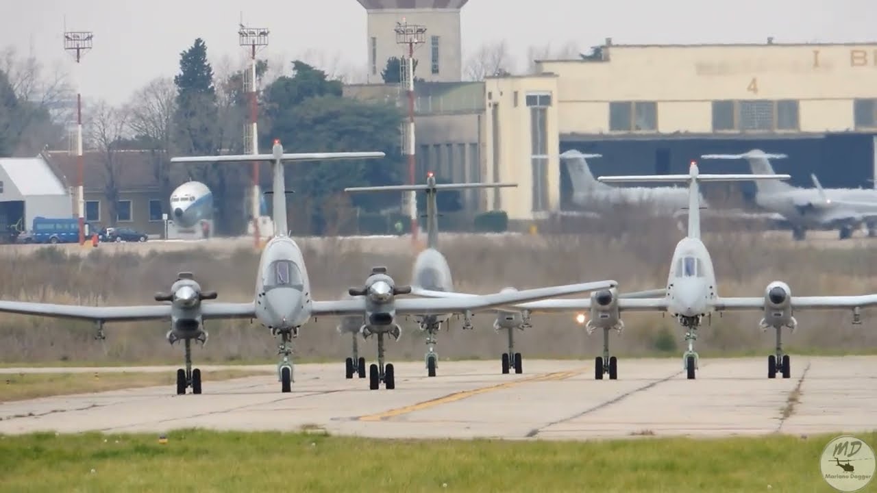 IA-58H Pucara F&eacute;nix y IA-58D Pucara despegando desde El Palomar hacia FAdeA