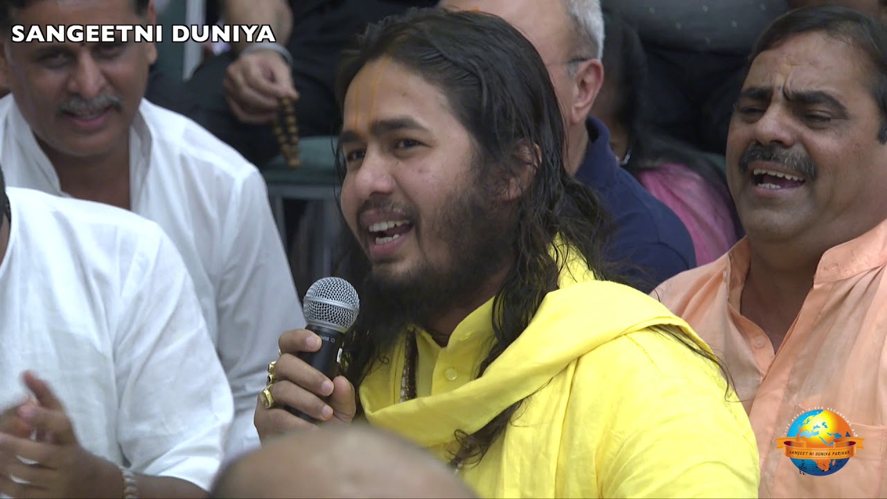 महा मंडलेश्वर सतुआ बाबा वाराणसी के संग भजन || Mehfil e Rwanda || Morari Bapu Ramkatha 2019