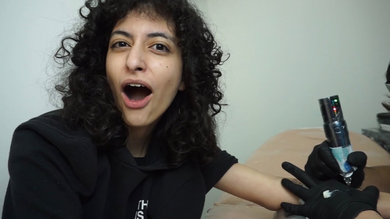 FIZ TATUAGEM PELA PRIMEIRA VEZ SEM PENSAR