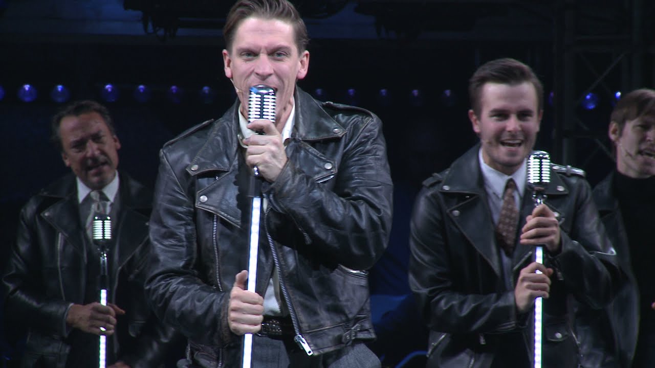 Premiere von Ku'damm 56 - Das Musical - Premiere 28.11.2021