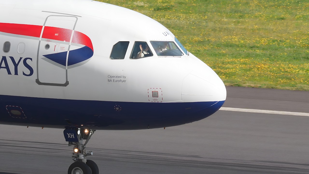British Airways BA2717 to London Gatwick - Airbus A321-231 - G-EUXH - 10.02.2026