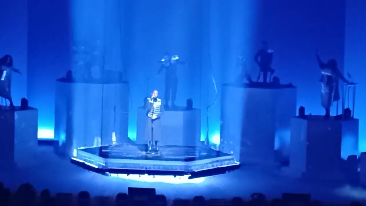 slimane cupidon tour live  au dome de Marseille le 12/04/2024
