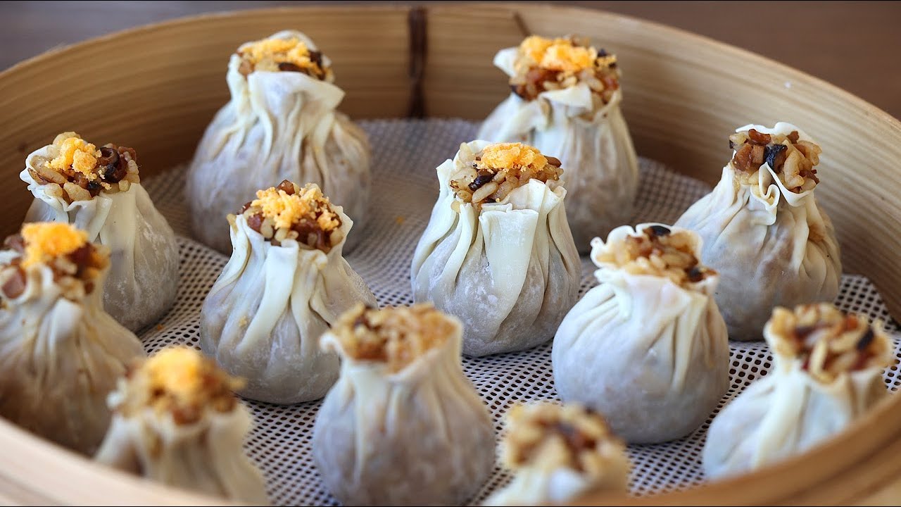 香菇腊肠糯米烧卖和上海咸蛋黄烧卖，糯米粒饱满油润，软糯，不黏口的技巧｜How to make perfect Siu Mai at home