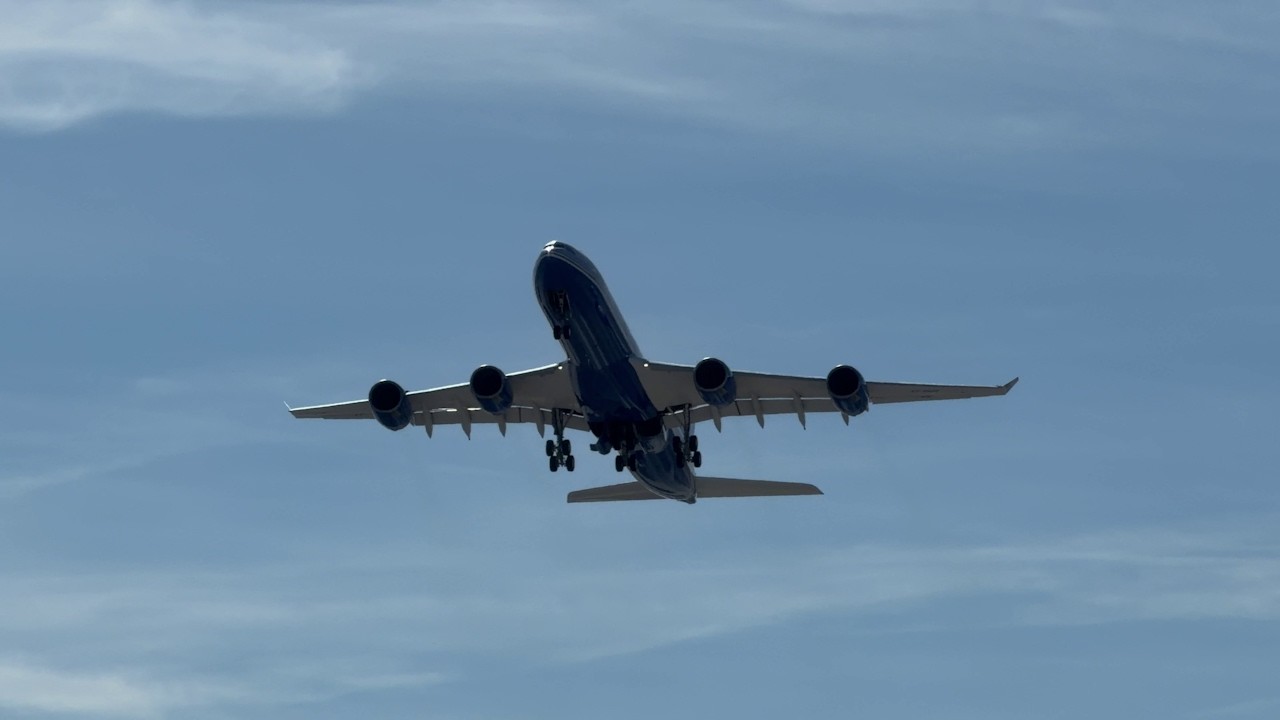 1R departure &ndash; Las Vegas Sands Corporation Airbus A340-500 takeoff from Las Vegas | VP-BMS