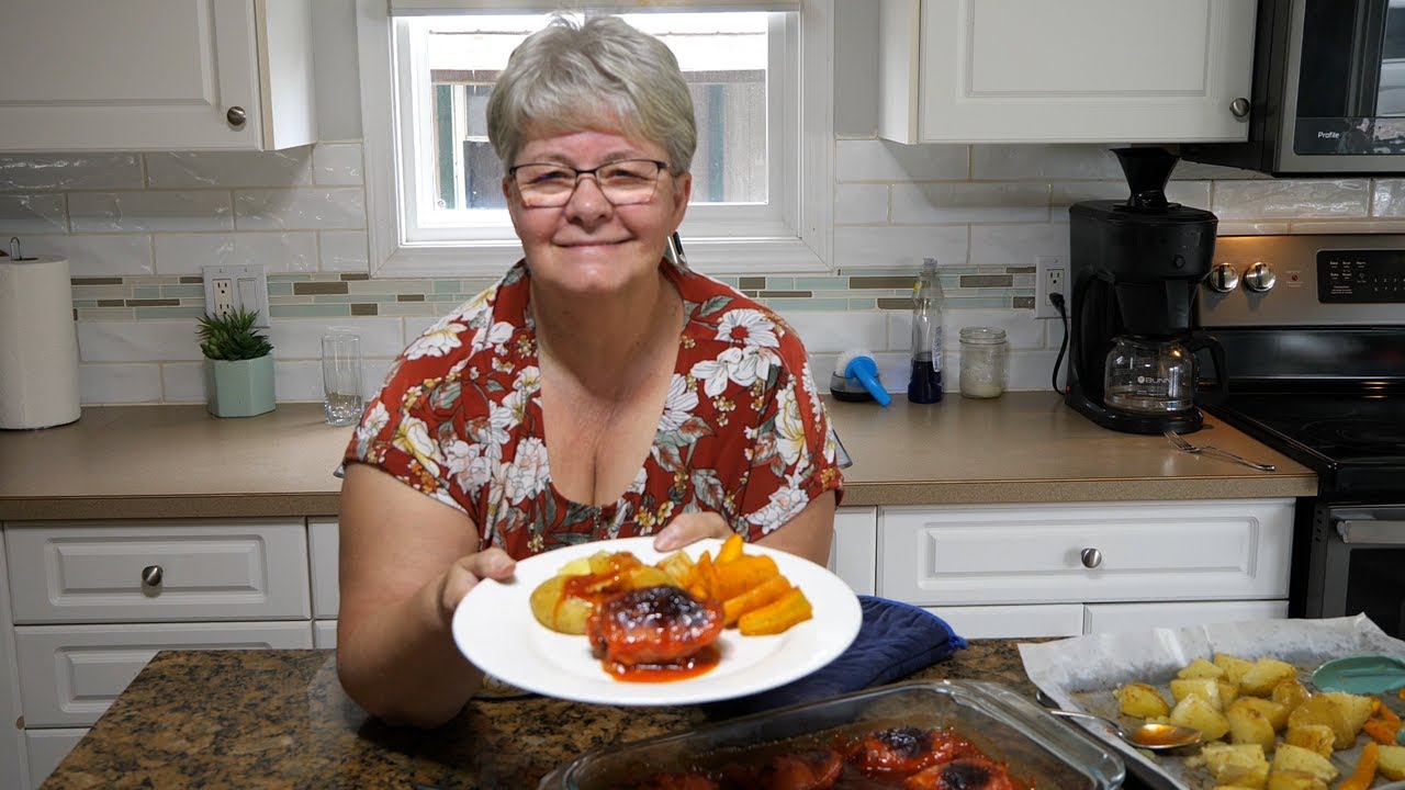 Quick 3 Ingredient Apricot Glazed Chicken Thighs
