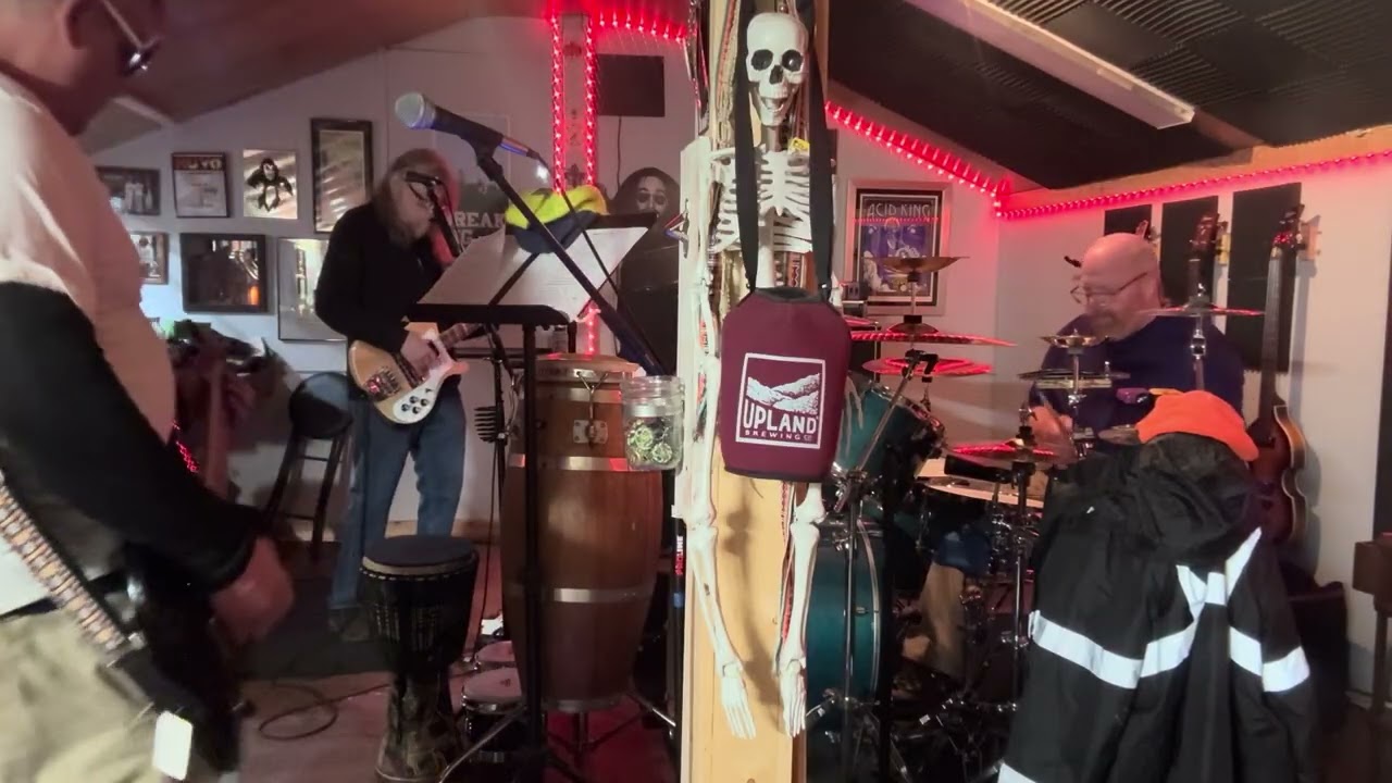 Funk Jam 420 #funk #jam #420 #barefootserpentsband #newsong 