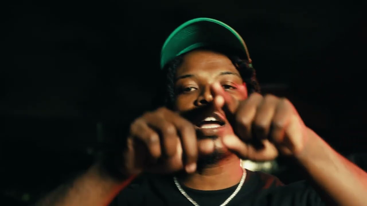 MaxFlo - Viv  (Official Video)