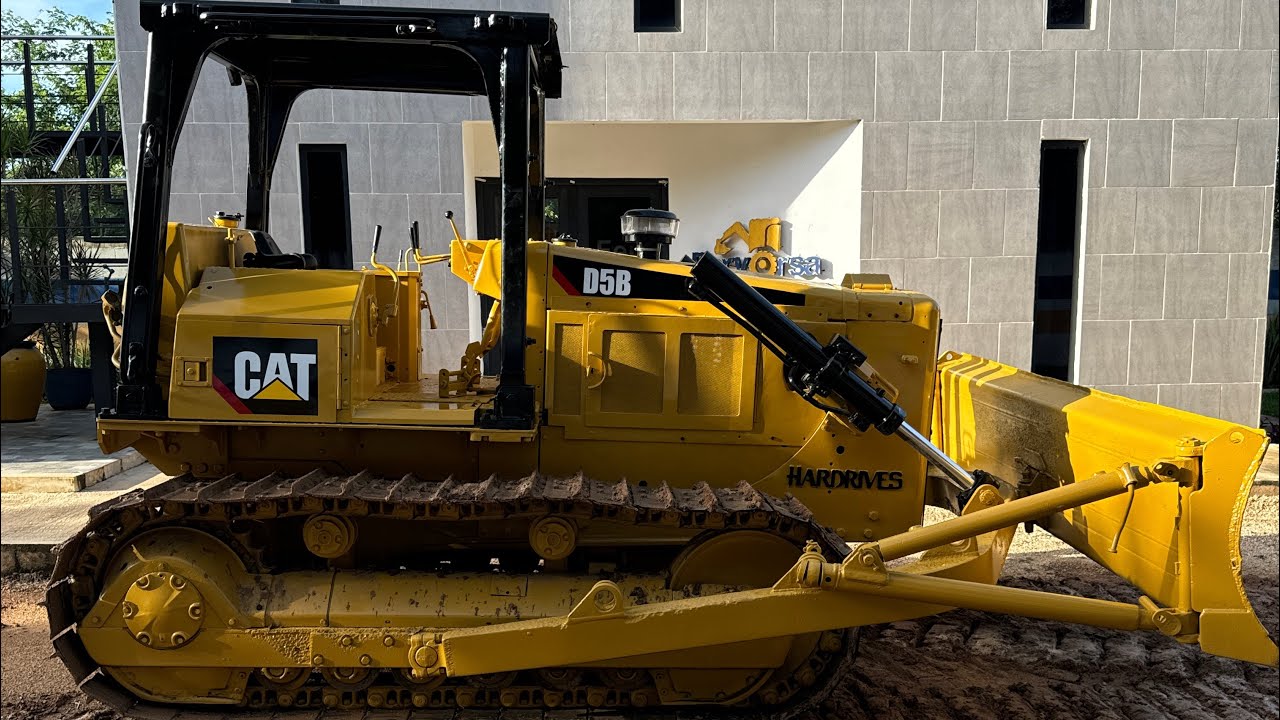 Tractor/bulldozer D5B Caterpillar