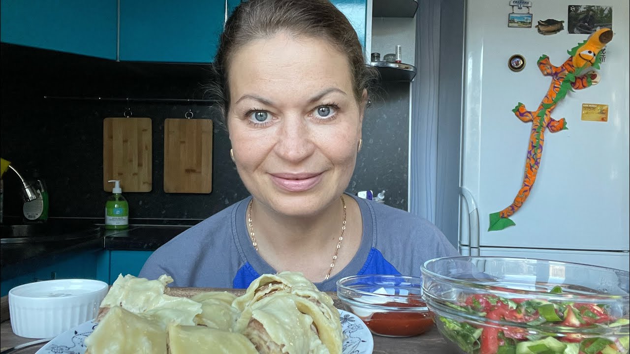 МУКБАНГ ХАНУМ С МЯСОМ И КАРТОШКОЙ САЛАТ/MUKBANG HALK FAMILY ЕДА ОБЖОР
