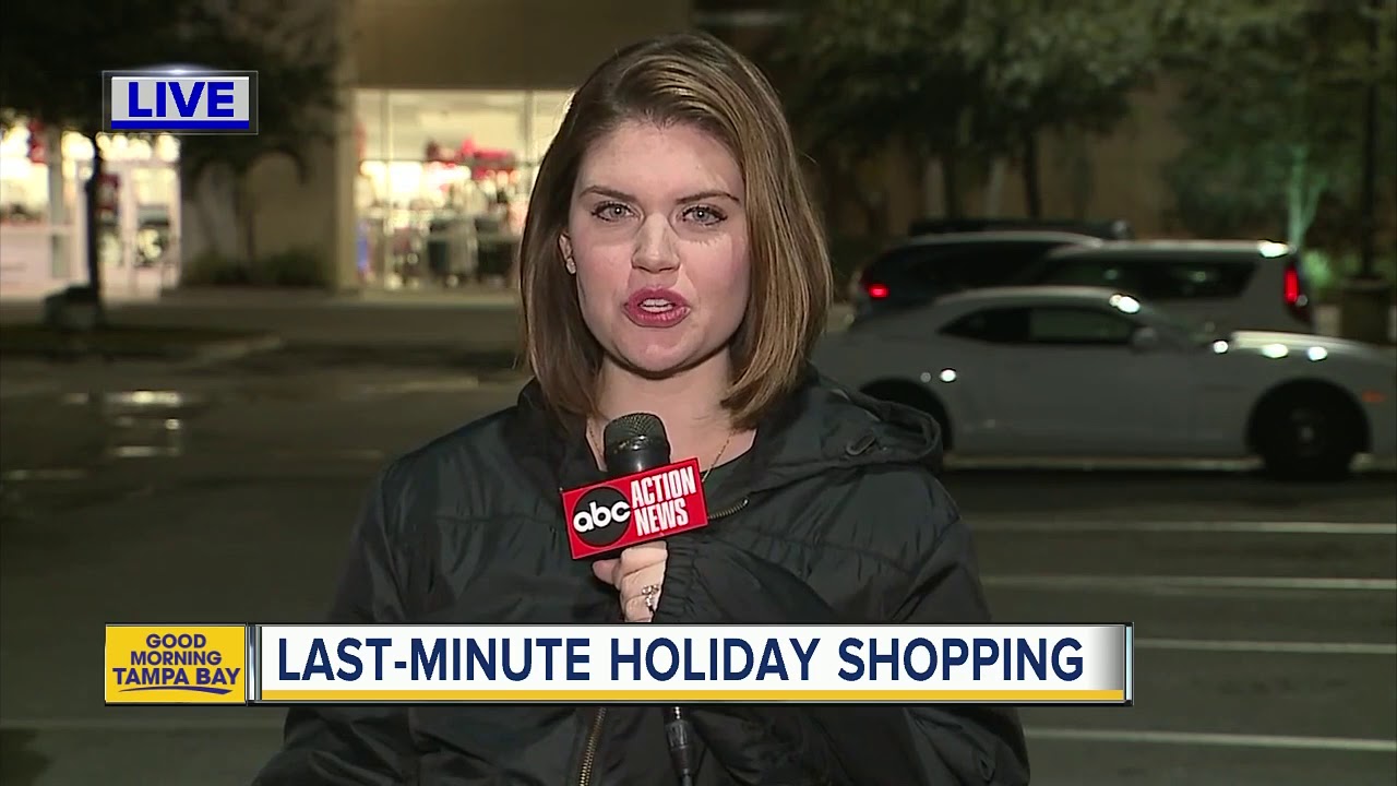 Stores offering deals, staying open late on Christmas Eve