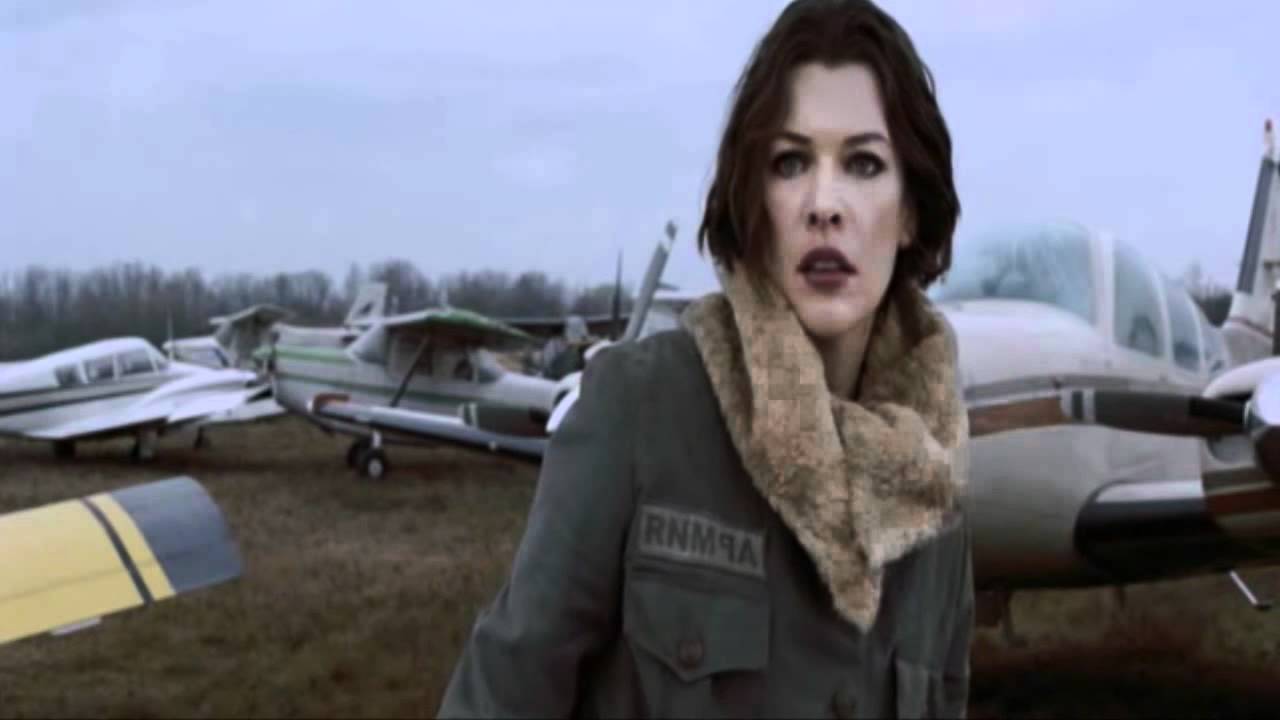 Resident Evil Afterlife Alice Vs. Claire Redfield