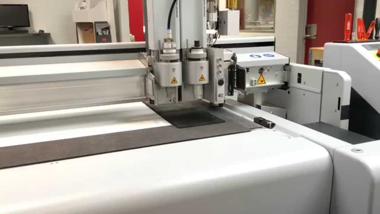 Z&uuml;nd G3 cutting 4 mm rubber with Pneumatic Oscillating Tool