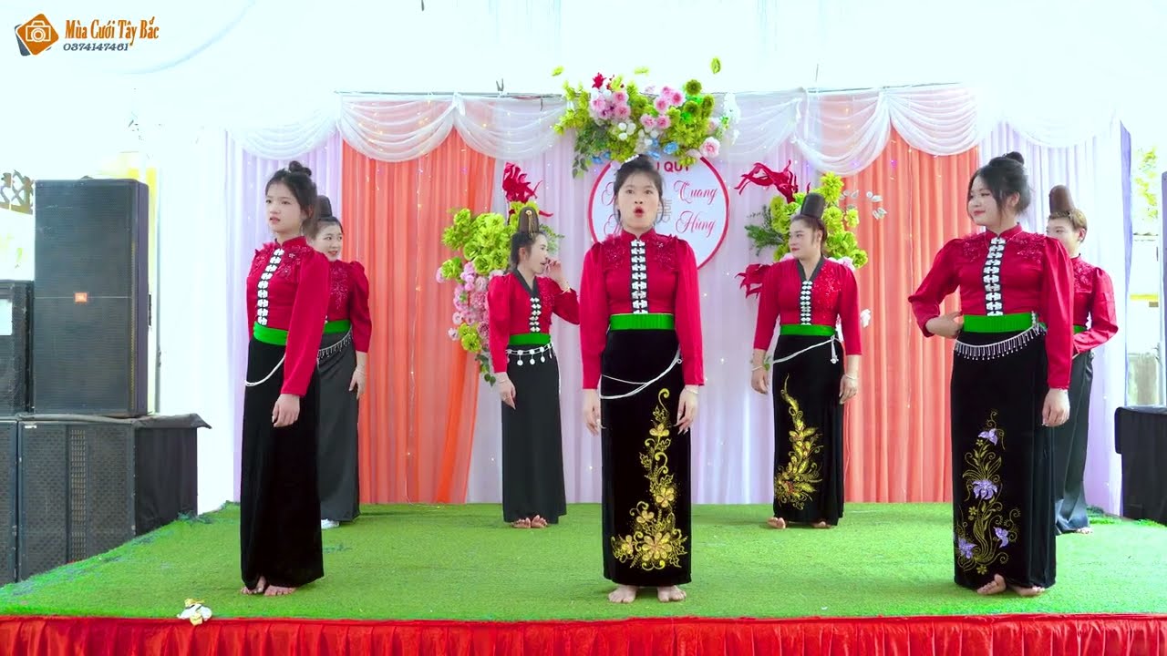 ĐỘI MUA GIA ĐÌNH 3 MÚA MỪNG LVQ  ( NGÂN THỦY ♥ QUANG HÙNG) BẢN BÚA CO CHẠY XÃ CHIỀNG LA - SƠN LA