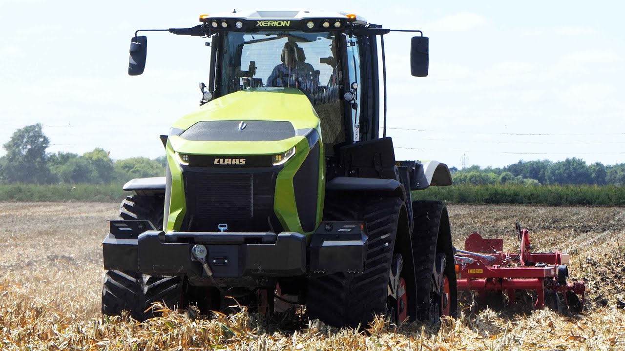 Claas Xerion 12.590 & 12.650 in the field cultivating