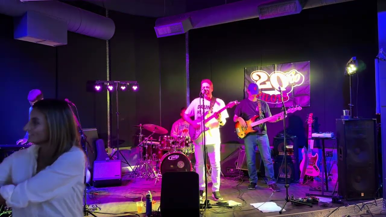 Stayin Alive - Bee Gees - 20 Foo Pilots