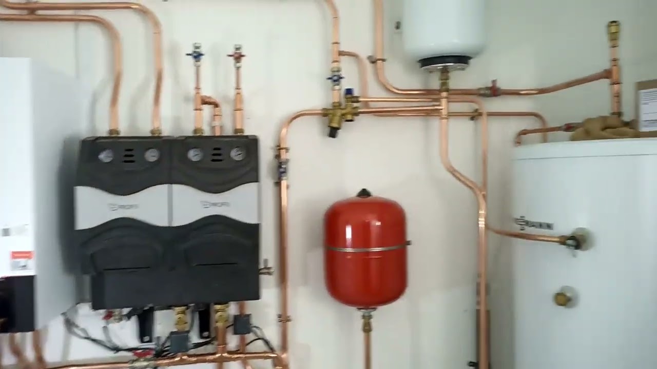 Viessmann Vitodens 200 with two mixed circuits and Viessmann cylinder.