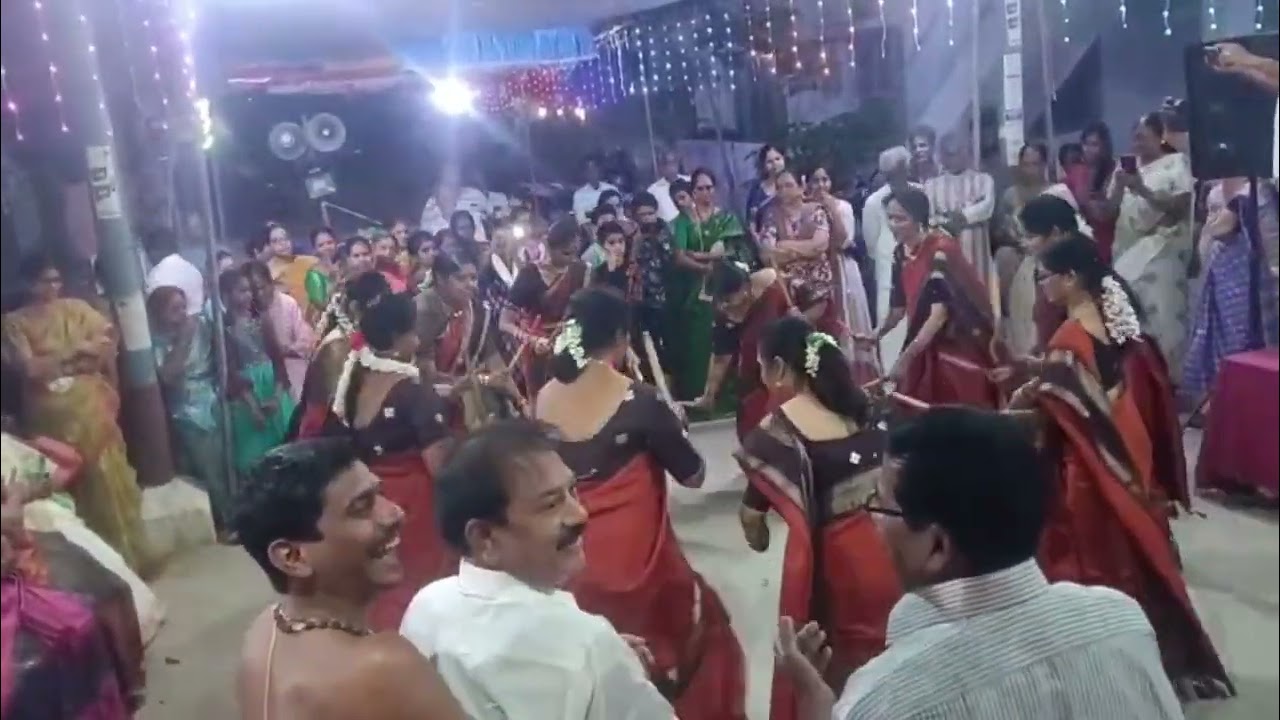 ఖాదీ కాలనీ బాబా మందిరం వార్షికోత్సవ కోలాటాలు