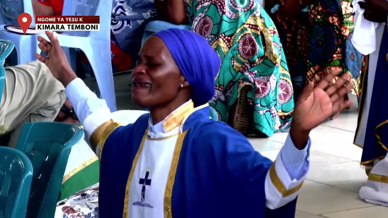 KUHANI MUSA AMLILIA PILI PILI KWA UCHUNGU AKIONGOZA IBADA