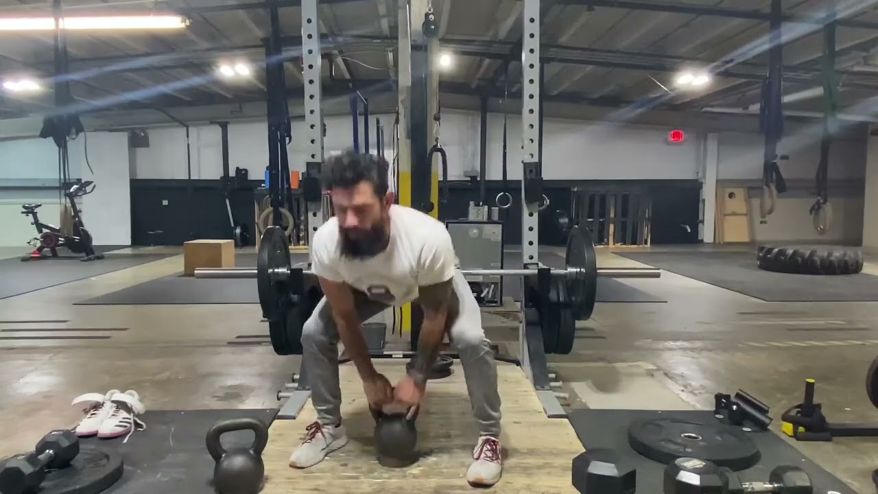 Kick out deadlift