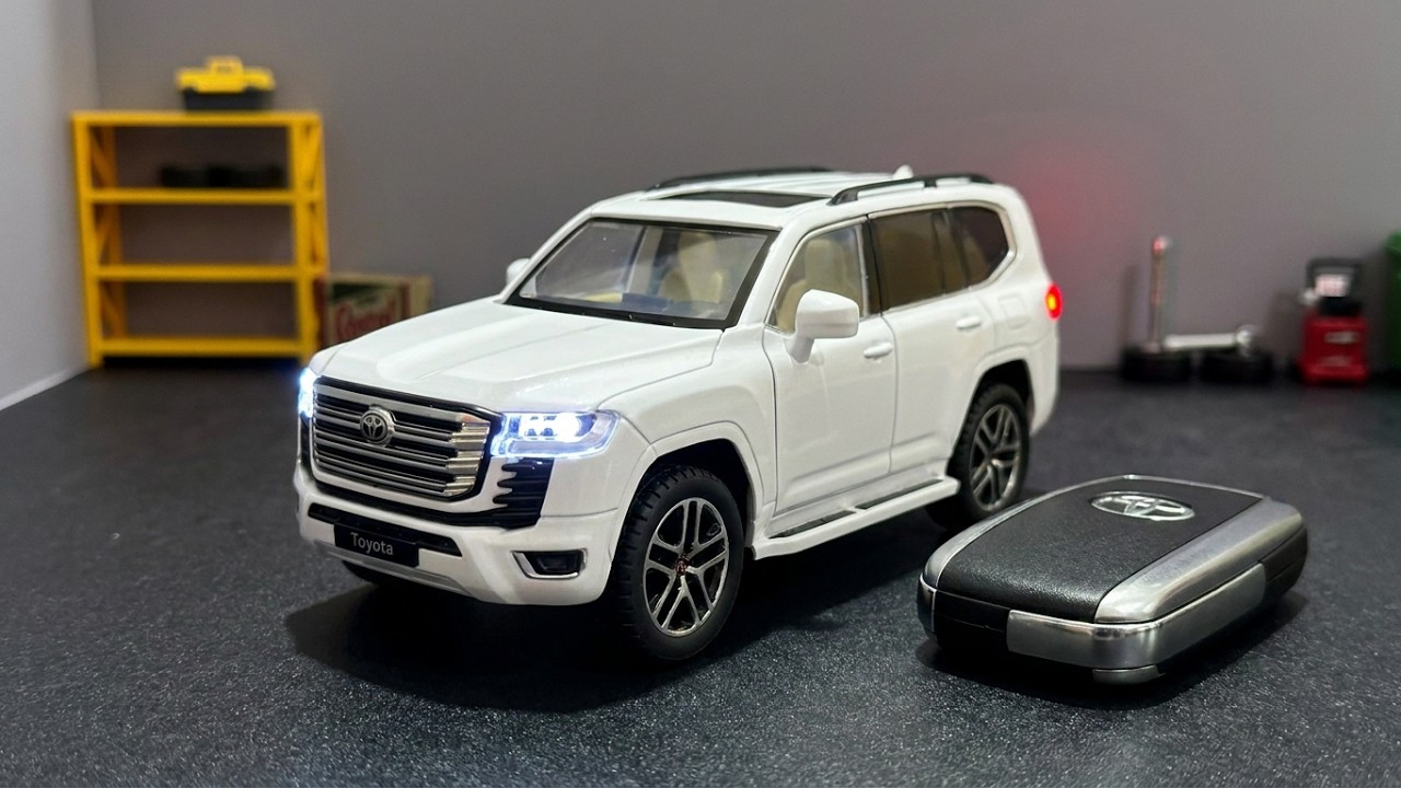 Unboxing Toyota Land Cruiser LC300 1:24 Scale | Diecast Model Cars