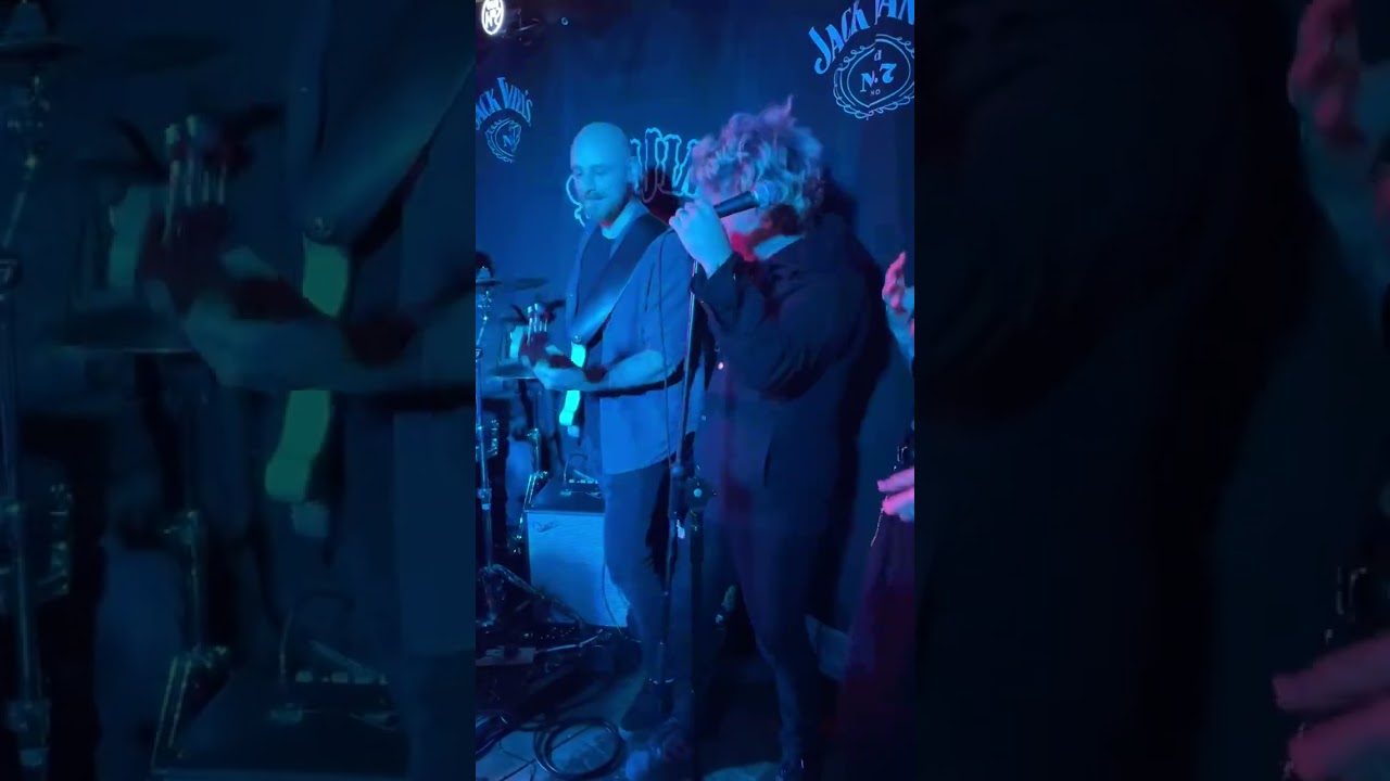 Green Day's Billie Joe Armstrong Joins Band Onstage at London Bar