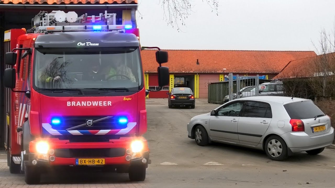 [13/02/23] Opkomst & uitruk brandweer Appingedam, TS 01-3131 met spoed naar gaslekkage Klaprooslaan