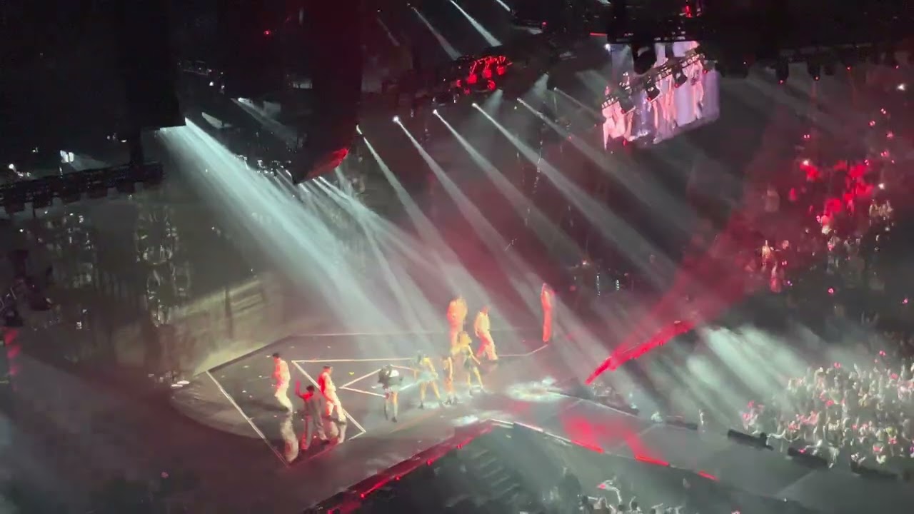 BLACKPINK - DDU-DU DDU-DU (2022-11-15, Prudential Center, Newark, NJ) [4K HDR]
