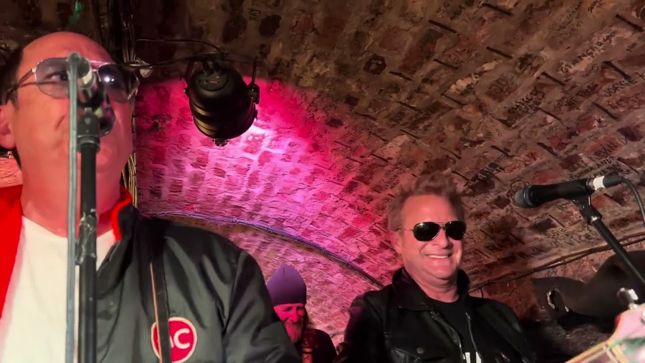 The Tearaways- ’Photograph’ - Cavern Club Front, Liverpool, Thu 21st Aug 2025