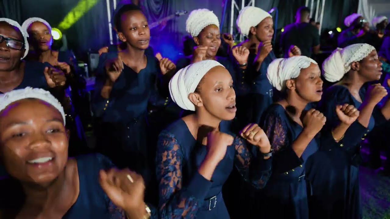 UMUYOBOZI MWIZA by Chorale Bonheur ADEPR Runda