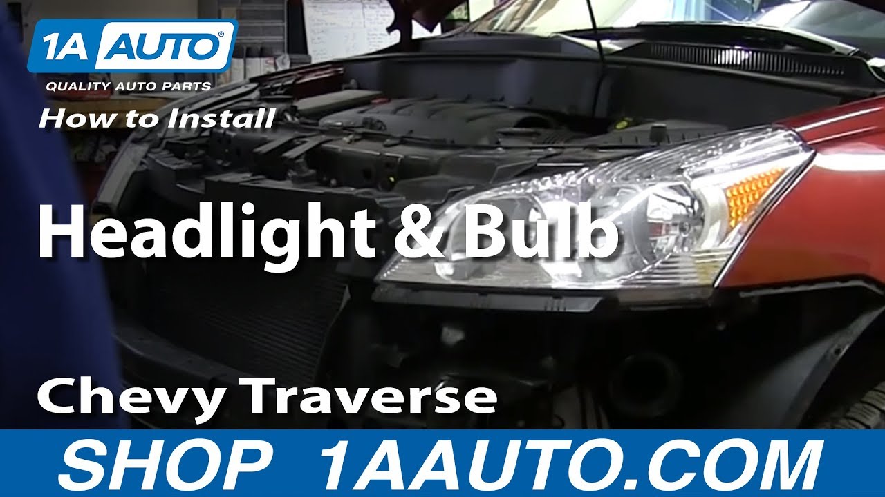 Как заменить фару и лампу на внедорожнике Chevy Traverse 09-12
