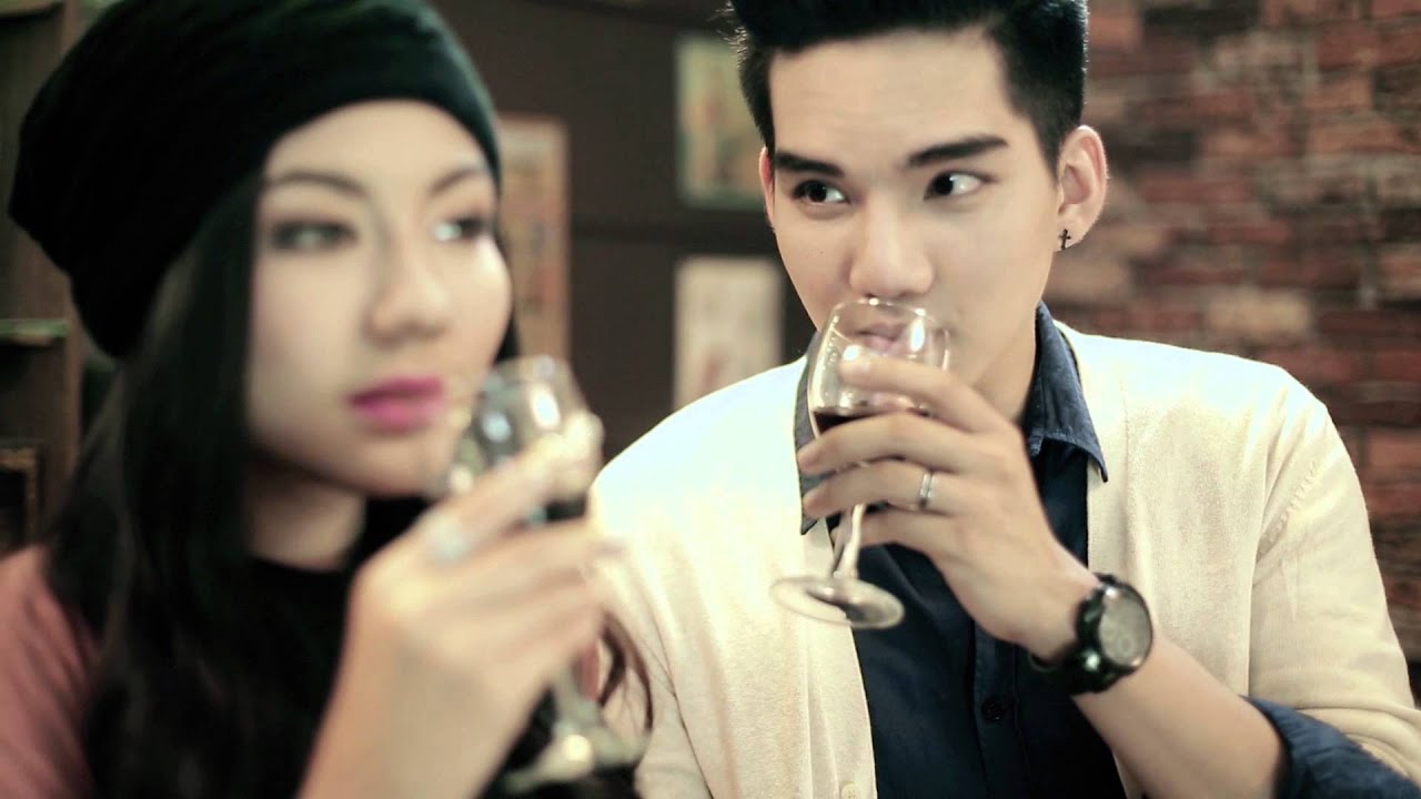 အသည်းကွဲပလေးဘွိုင်း - Bunny Phyoe [ A Thel Kwel Playboy | Official MV ]