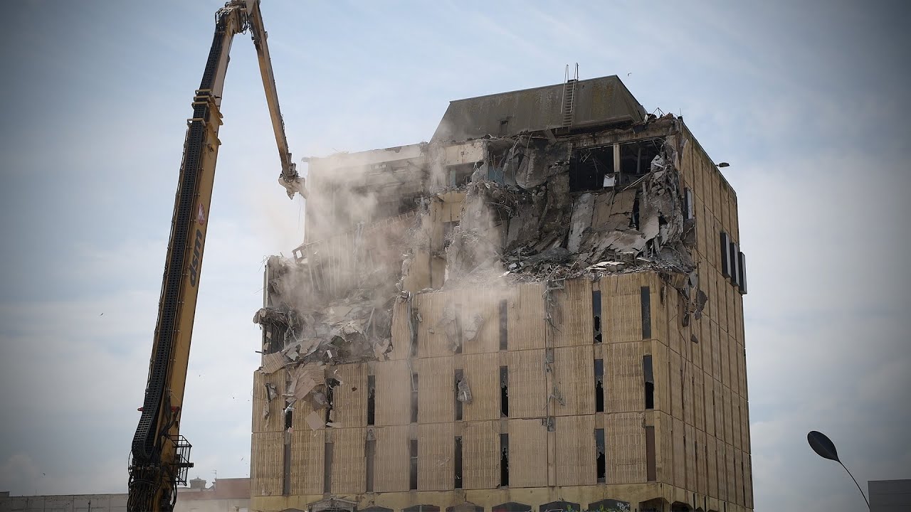 Blackpool Old Police Station Demolition Live!