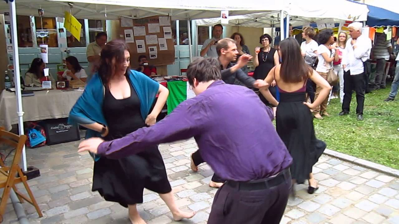 Musiques et danses traditionnelles italiennes du sud: SuDanzare.