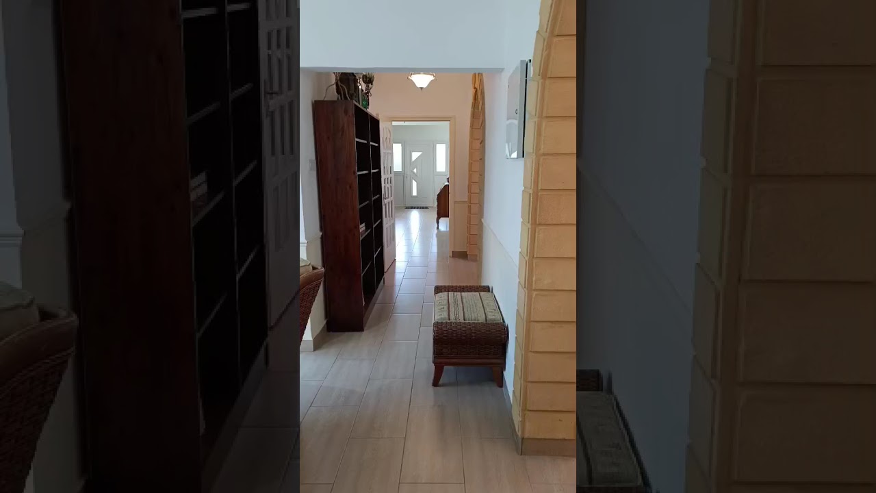 MEDITERRANEAN FIVE BEDROOM LUXURY VILLA WITH POOL